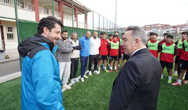 Kastamonuspor U16 takımına moral ziyareti