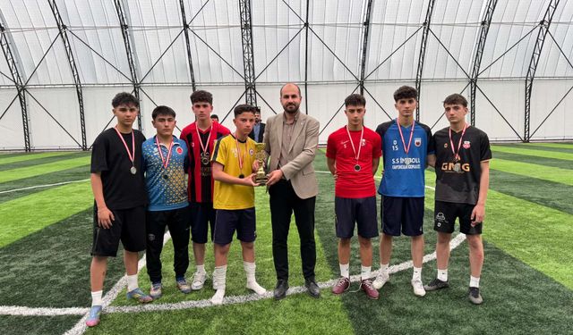 Kupanın sahibi Şehit Ahmet Şahan Spor Lisesi!