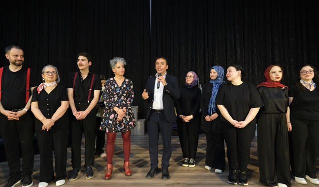 Kastamonu’da tiyatro gecesi: “Ah Şu Gençler” sahnelendi