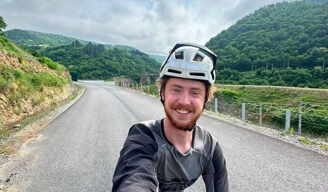Ayrılık acısını pedal çevirerek dindiriyor