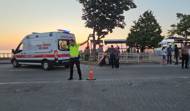 Cide'de yayaya çarpan motosiklet sürücüsü yaralandı