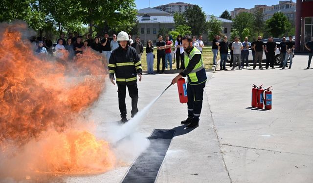 Kastamonu İtfaiyesinden DSİ’ye yangın güvenliği eğitimi