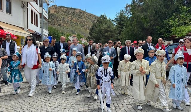Kastamonu sokaklarında sünnet coşkusu