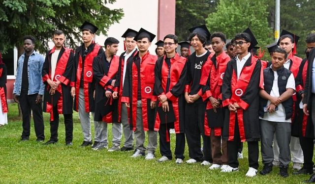 Kastamonu Üniversitesi TÖMER’de Mezuniyet Heyecanı