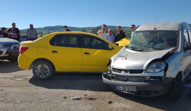 Pınarbaşı kara yolunda can pazarı: 4 yaralı!