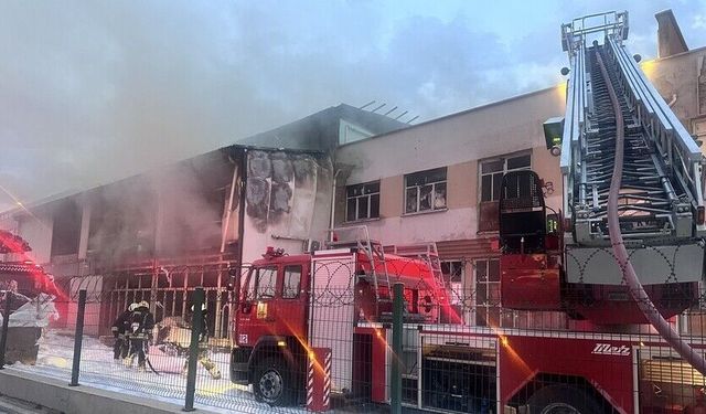 Fabrika yangınında itfaiye eri şehit oldu