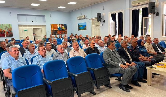 Cide Kaymakamı Muhtarları dinledi