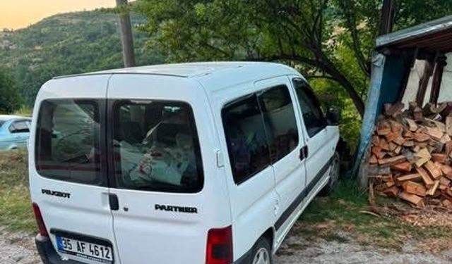 Kastamonu'da feci kaza: Anne ve iki çocuğuna çarptı