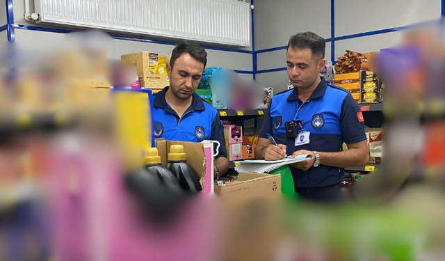 Tosya'da marketlere sıkı denetim: Fiyat, gramaj ve son kullanma tarihi incelendi
