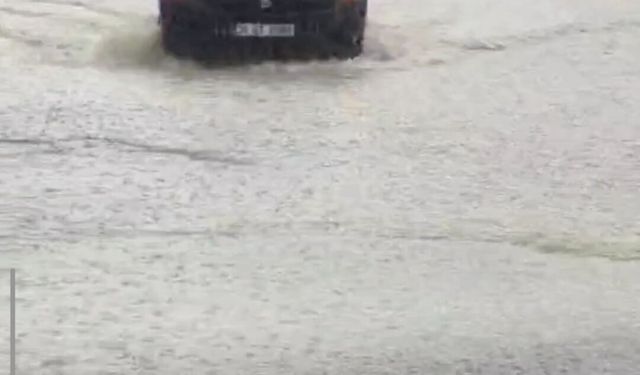 Kastamonu'da ani bastıran sağanak ile sel suya karıştı