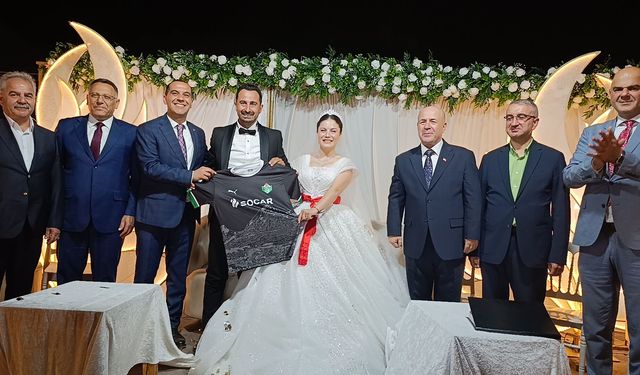 Kastamonu’nun eski komutanı genç çiftin mutluluğuna şahit oldu