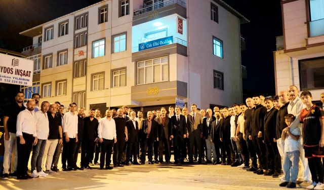 Cide Ülkü Ocaklarından 100 öğrenciye kırtasiye desteği