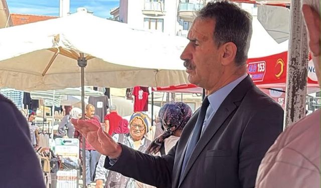 Başkan Demir Cuma pazarında esnaf ve vatandaşlarla buluştu