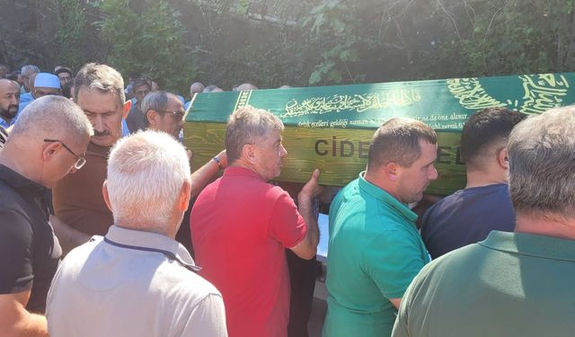 Cide Belediye Başkanı Demir'in kayınvalidesi toprağa verildi