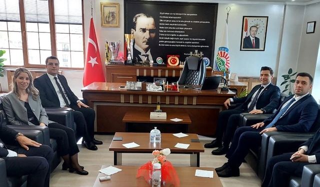 Cide’nin tepe yönetimi belediyede buluştu