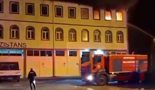 Kastamonu’da fabrika alevlere teslim oldu!