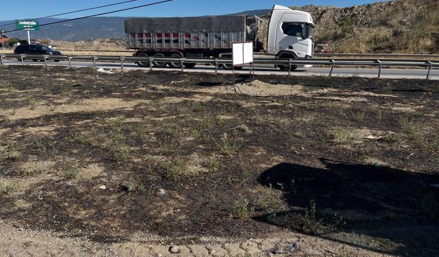 Kastamonu'da faciadan dönüldü: Tır tellere takıldı, yangın çıktı