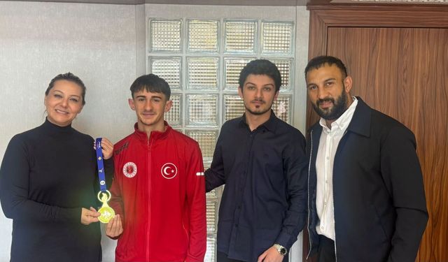 Milletvekili Ekmekci'den şampiyon sporcuya tebrik