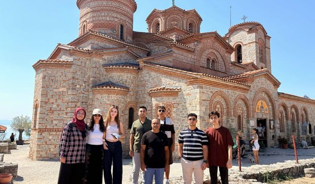 Tosyalı gençler Ohrid’de şehir avına çıktı
