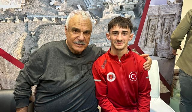 Kastamonulu Dünya Şampiyonuna usta sanatçıdan övgü