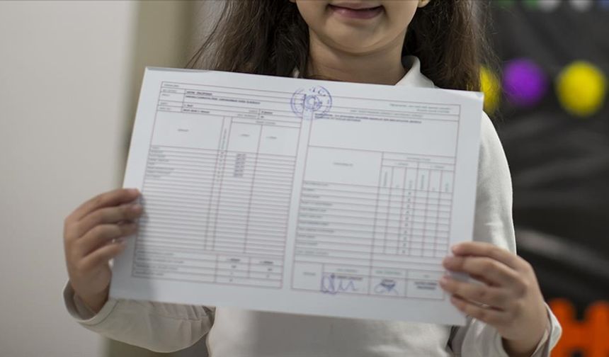 20 milyon öğrenci için yarın karne günü!