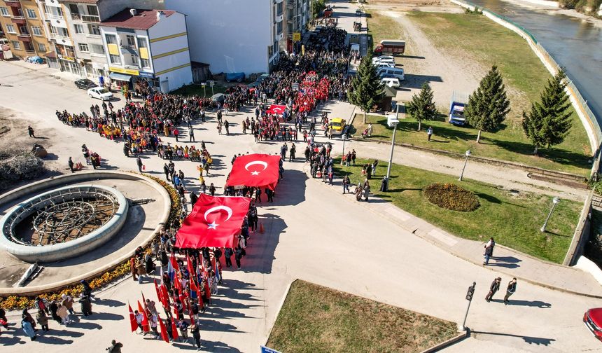 Taşköprü’de muhteşem “Cumhuriyet Yürüyüşü”