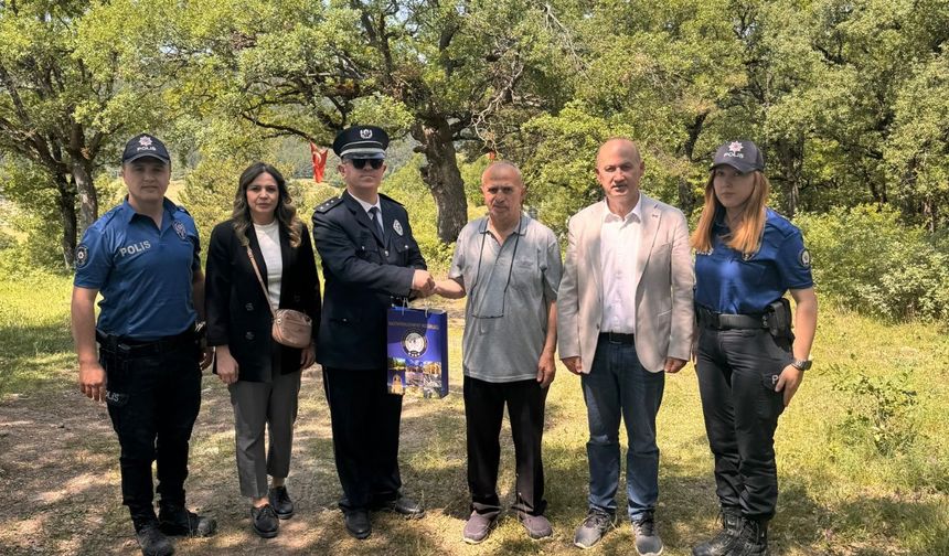 Babalar Günü’nde şehit babasına vefa