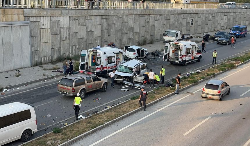 Tosya'da feci kaza: 9 kişi yaralandı