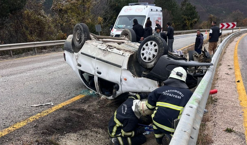 Kastamonu yolunda feci kaza: Otomobilde sıkıştılar...