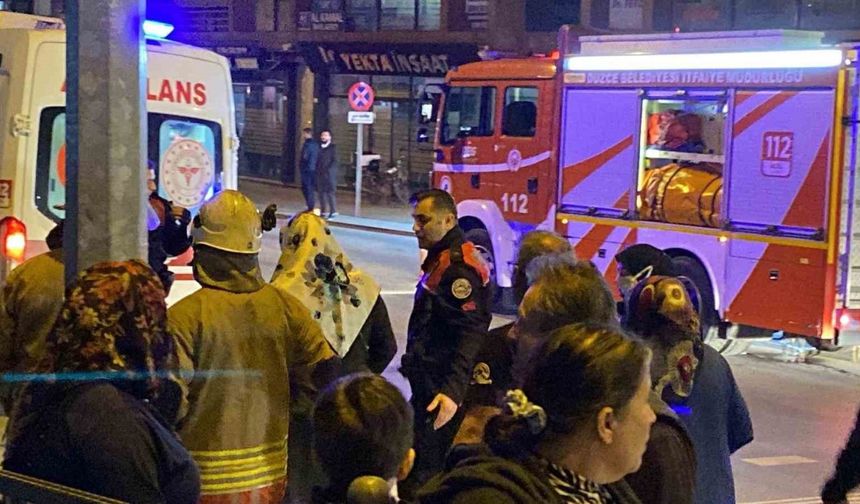 Köprüye çıkan kadın ekipleri teyakkuza geçirdi!