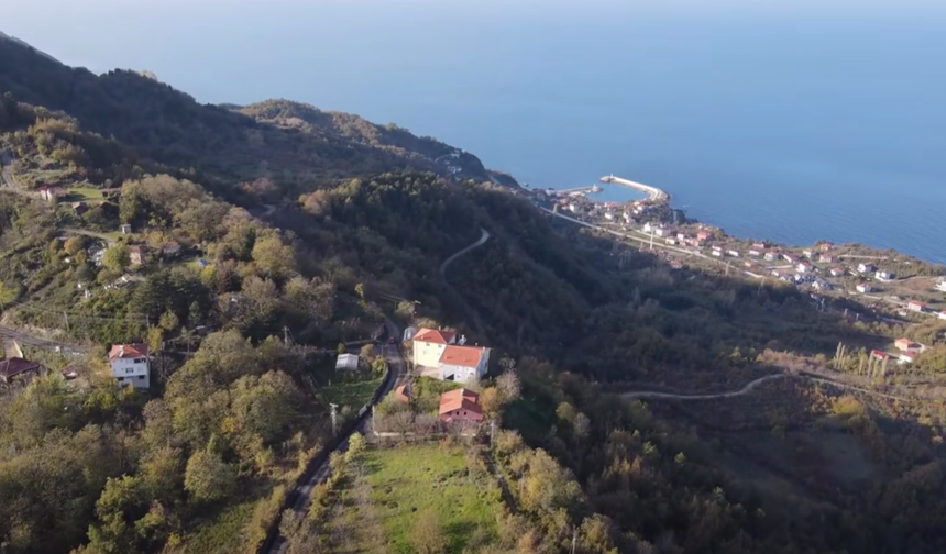 Cide’nin köyü sıcak asfaltla buluştu