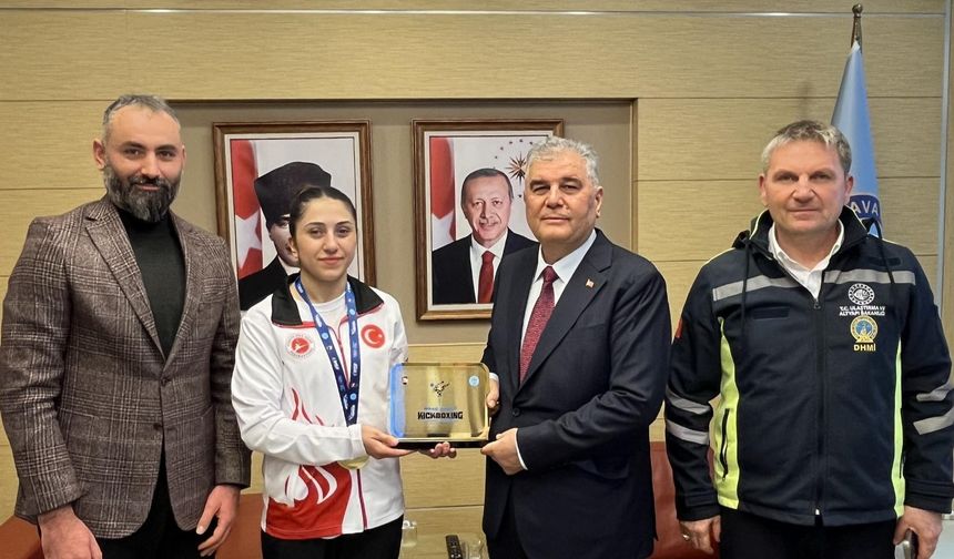 Orgeneral Ali Çardakçı, Asuman Çığlıoğlu’nu tebrik etti