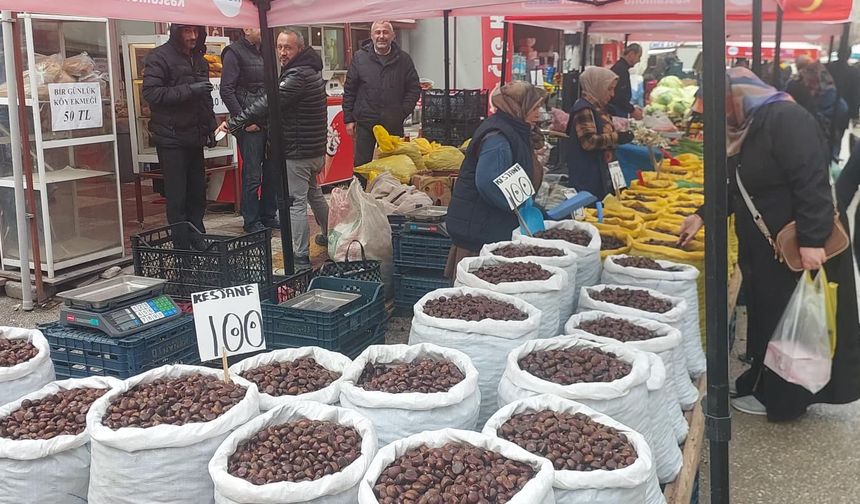 Salı Pazarı’nda kestane ve ceviz bolluğu