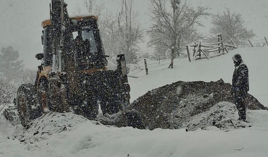 Kastamonu’nun ilçesinde içme suyu hattı patladı