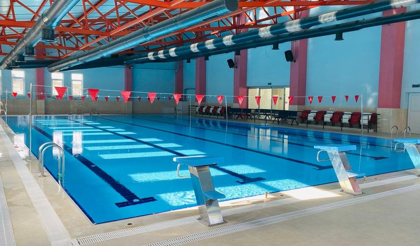 İnebolu’daki yüzme havuzu açılış için gün sayıyor