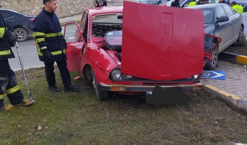 Kastamonu'da iki otomobil çarpıştı: 1 yaralı