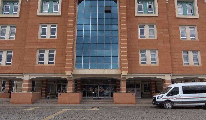 Tarlada husumetlisini öldürmüştü, hakim karşısına çıktı