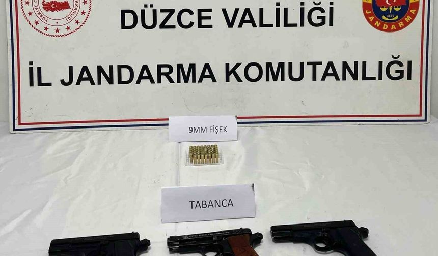 Rize’den Düzce’ye getirilen silahlar ele geçirildi