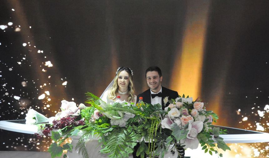 Demir ve Nazlı ailelerinin mutlu günü: Merve ve Burak çifti evlendi