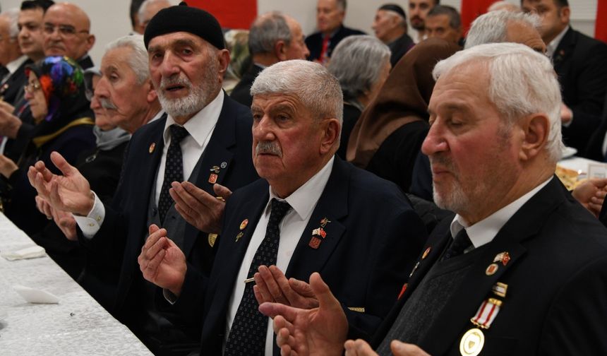 Ramazan’ın ilk gününde Kastamonu’da onur sofrası