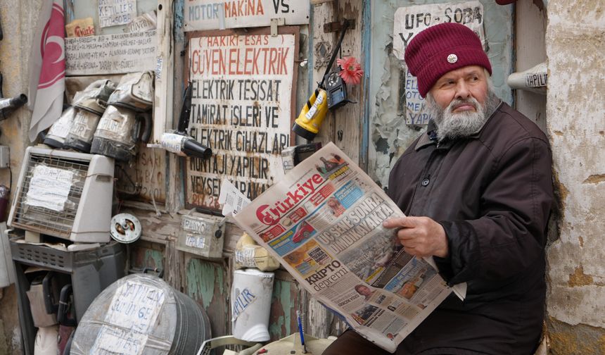 25 yıldır biriktirdiği eşyalarla dikkat çekiyor