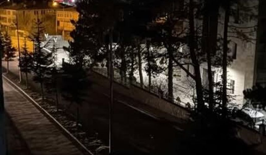 Bu sokak 20 gündür karanlığa gömülü!