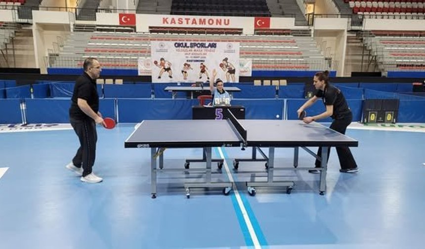 Kastamonu’da sağlık çalışanları turnuvada ter döktü