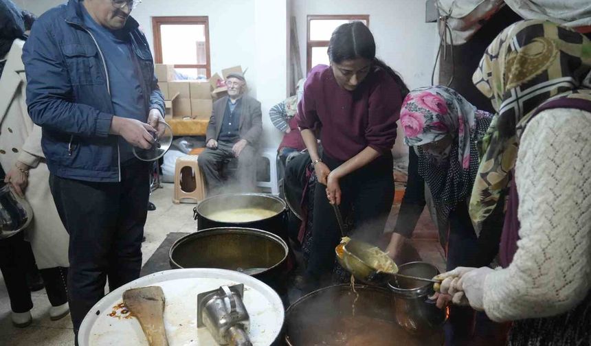 Kastamonu’da 8 asırlık kardeşlik kazanı kaynatıldı