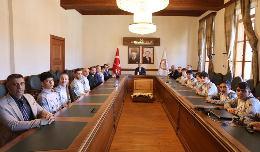 Şampiyonlar Kastamonu Valiliği'nde