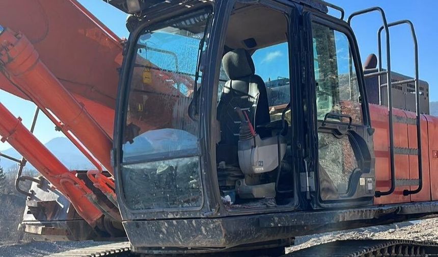 Kastamonu’da iş makinesine dadanan hırsızlar yakalandı