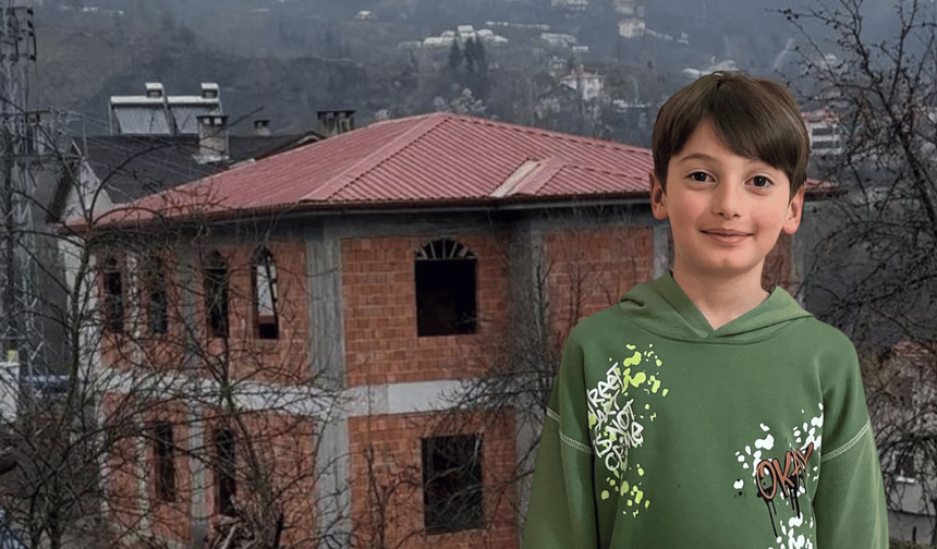 Kastamonulu Rüzgar fırtına oldu, kumbarasını camiye bağışladı