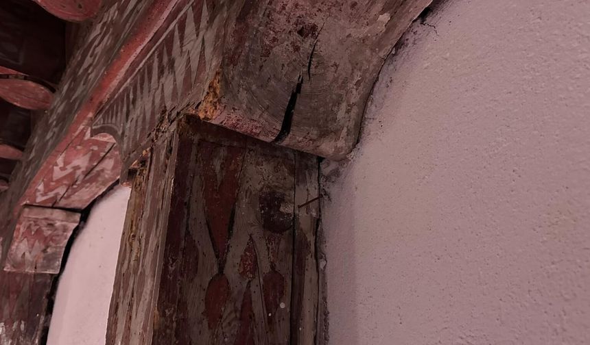 Kastamonu’nun ‘çivisiz camisine’ çivi çakmışlar!