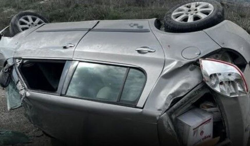 Takla atan araçta 2 kişi yaralandı