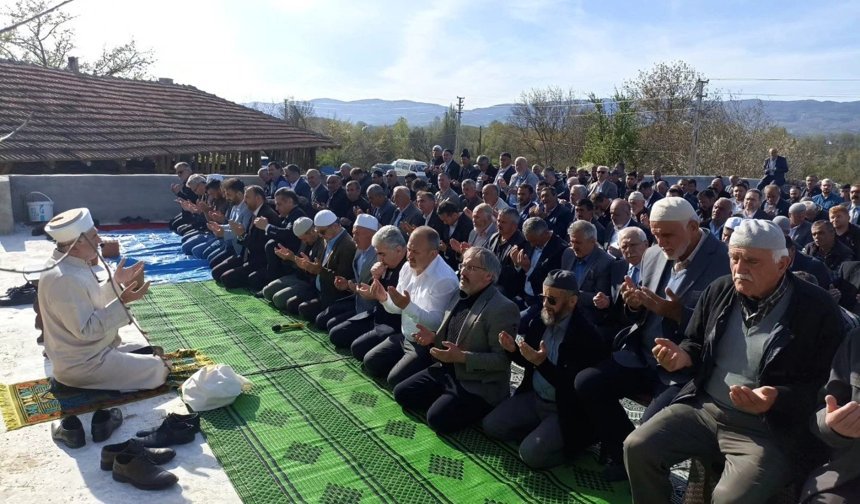Milletvekili Uluay’ın yengesi Yıldız Uluay toğrağa verildi